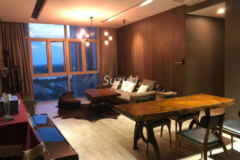 维斯塔安富 3 居深色木质家具和高速公路景观公寓 TVA579