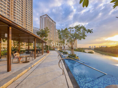 Midtown Riverview và hồ bơi