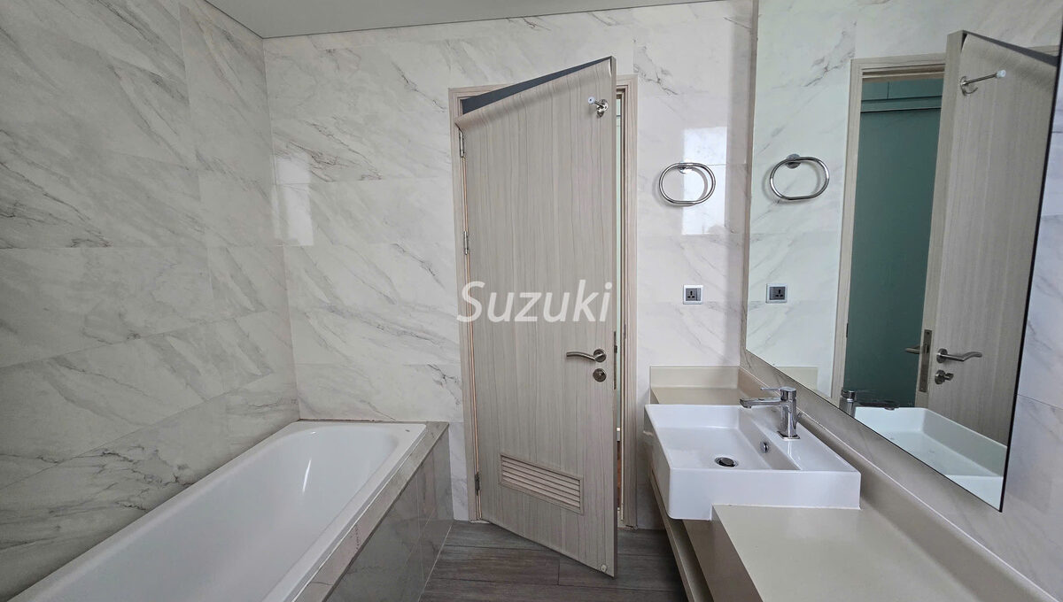 d750008 MIDTOWN M6 98sqm 1250 USD 5