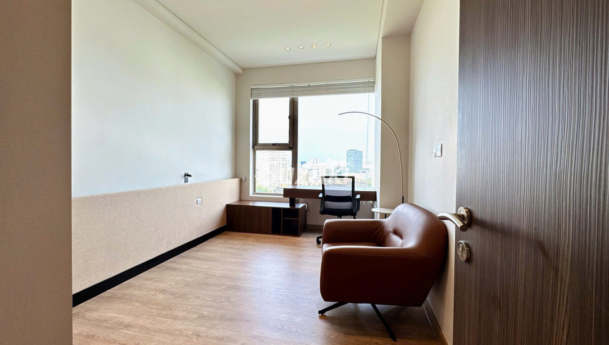 d750024 Midtown M8 124m2 2400 12