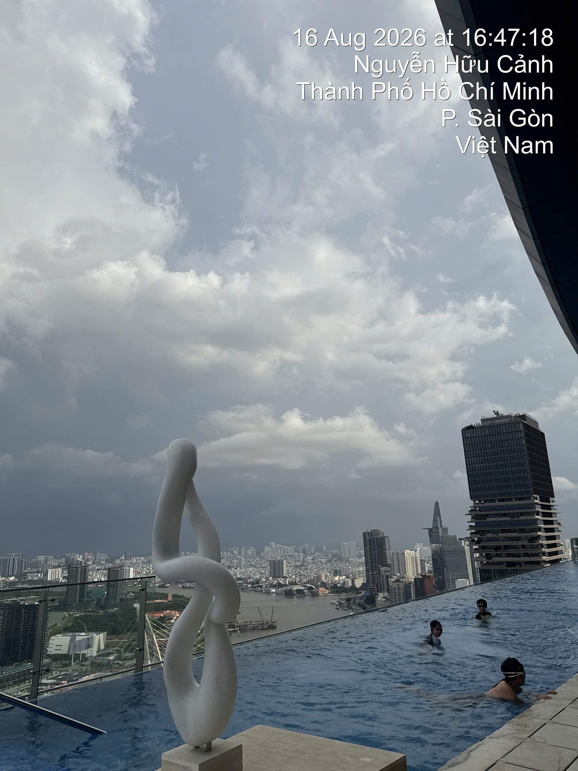 Grand Marina Saigon Xem nhà cho một người Nhật Bản khác.